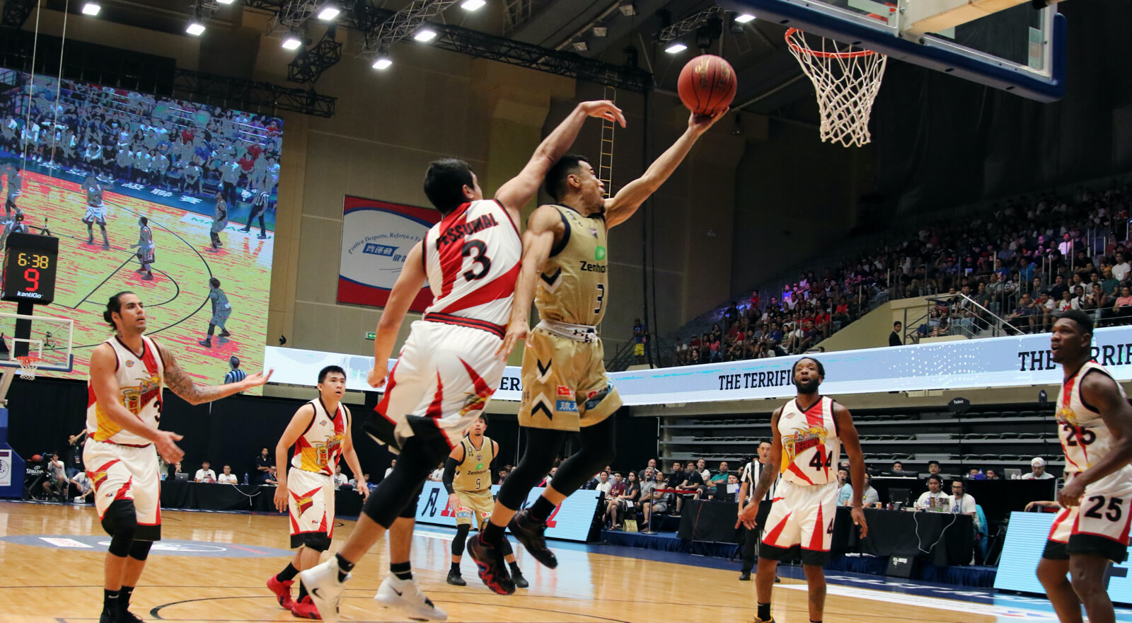 Los Angels vs Toland: Memorable Day One Highlights